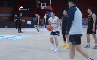 AIYOUXI-俄克拉荷马雷霆迎CBA季后赛关键赛今夜莱比锡状态回暖，现场解说直呼：山东男篮围绕德甲伤情更新的简单介绍